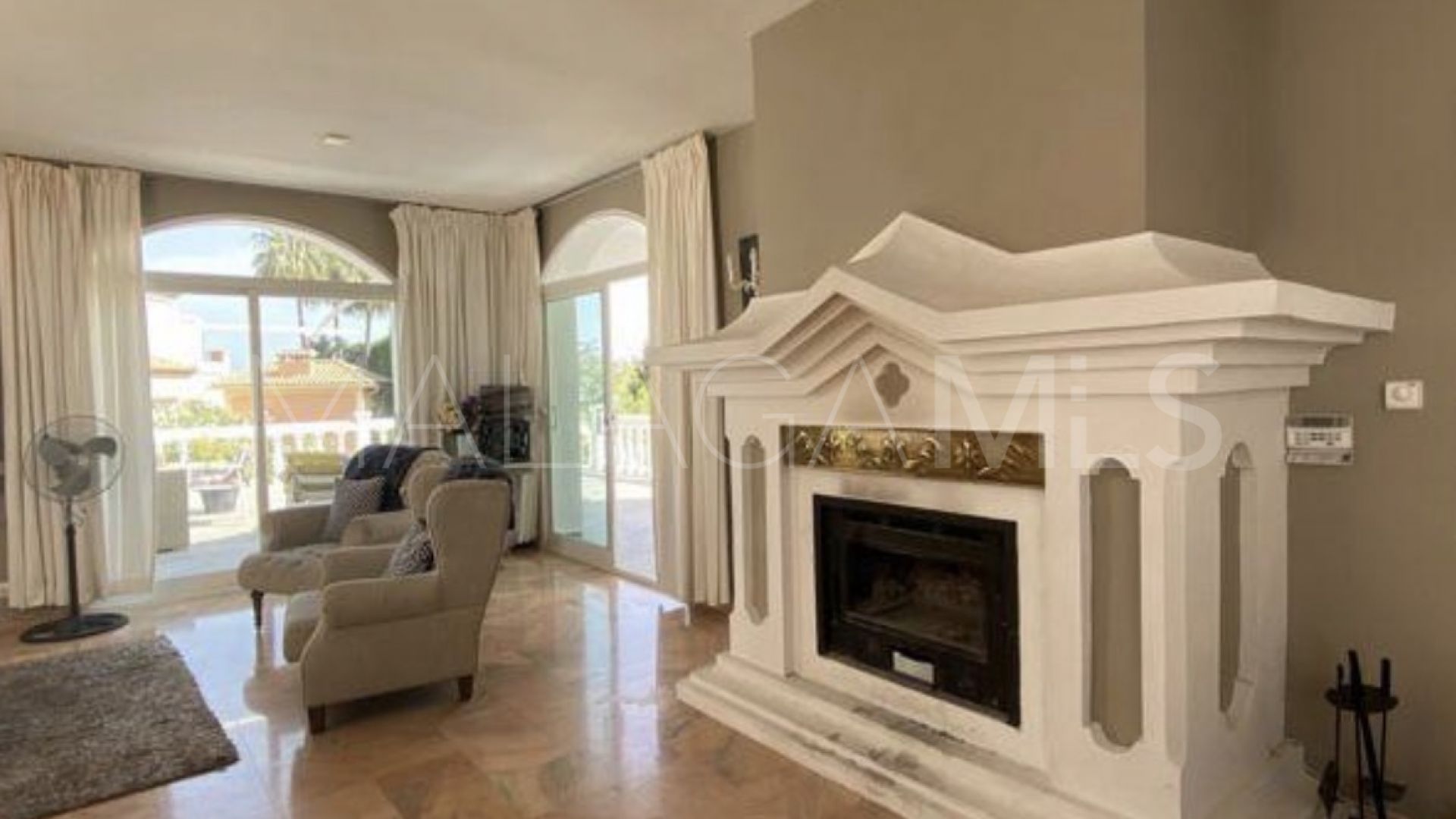 Villa for sale in El Paraiso