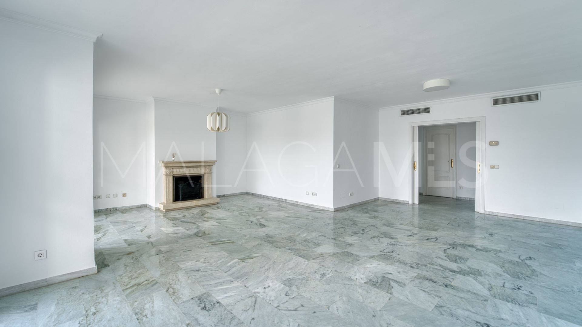 Guadalmina Baja, atico duplex de 5 bedrooms for sale