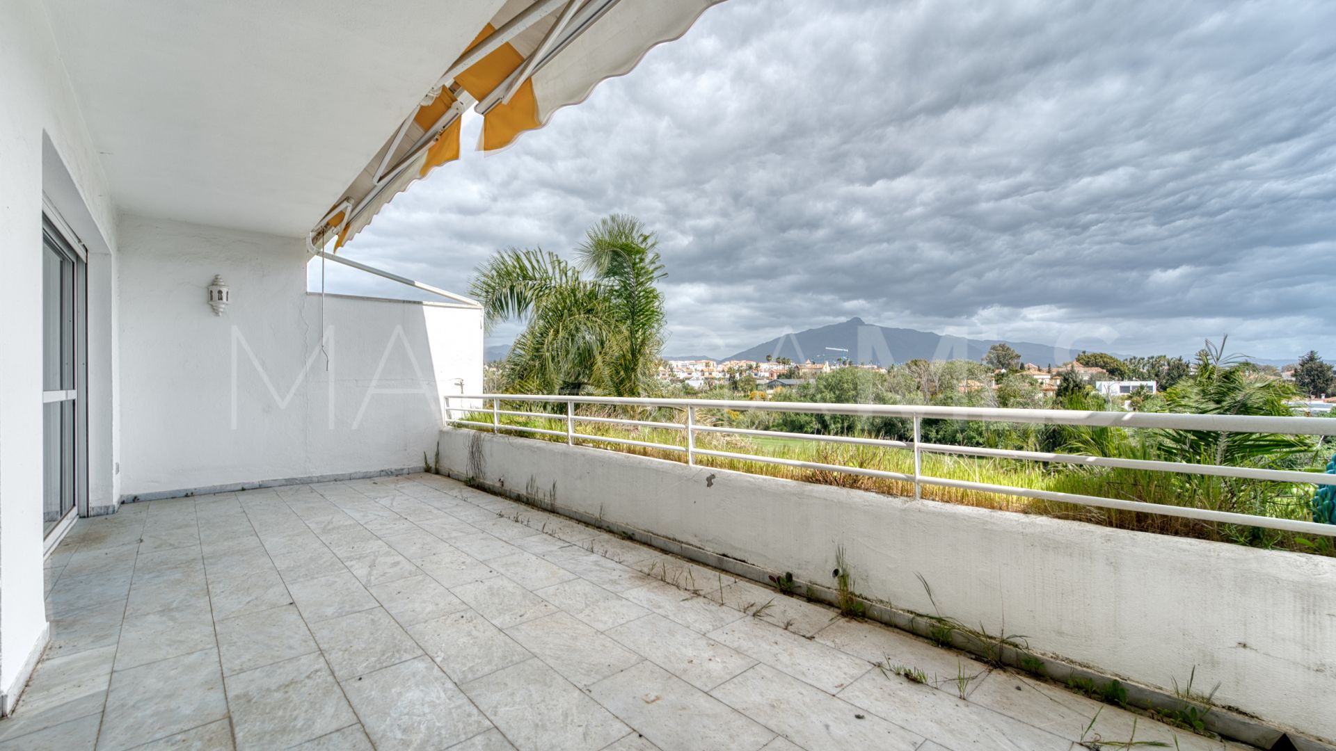 Guadalmina Baja, atico duplex de 5 bedrooms for sale