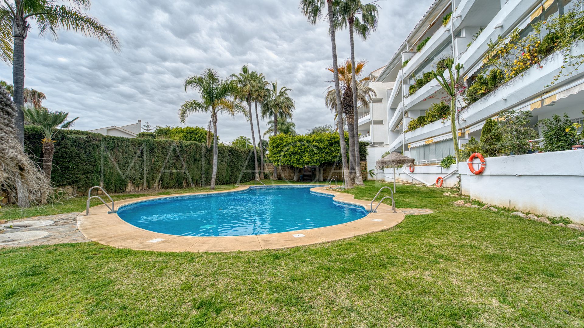 Guadalmina Baja, atico duplex de 5 bedrooms for sale