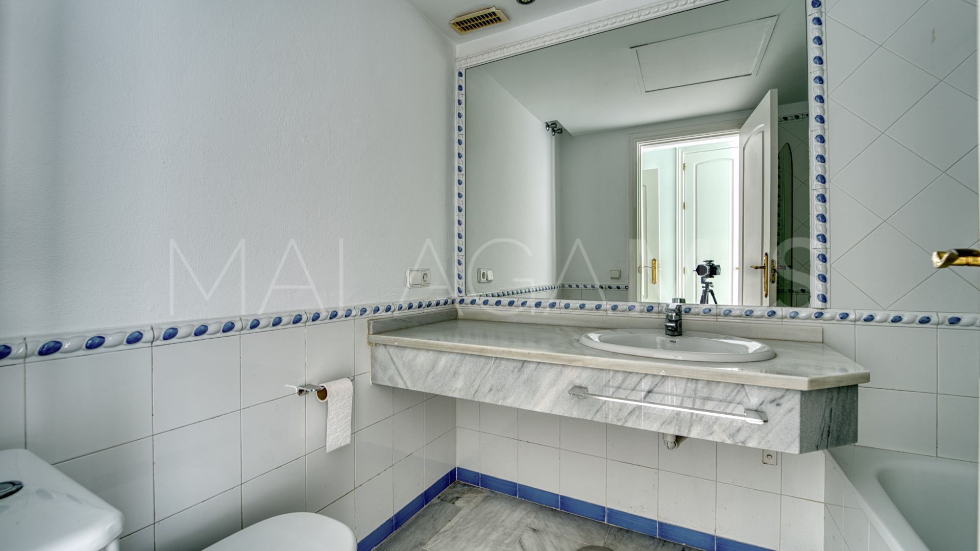 Guadalmina Baja, atico duplex de 5 bedrooms for sale