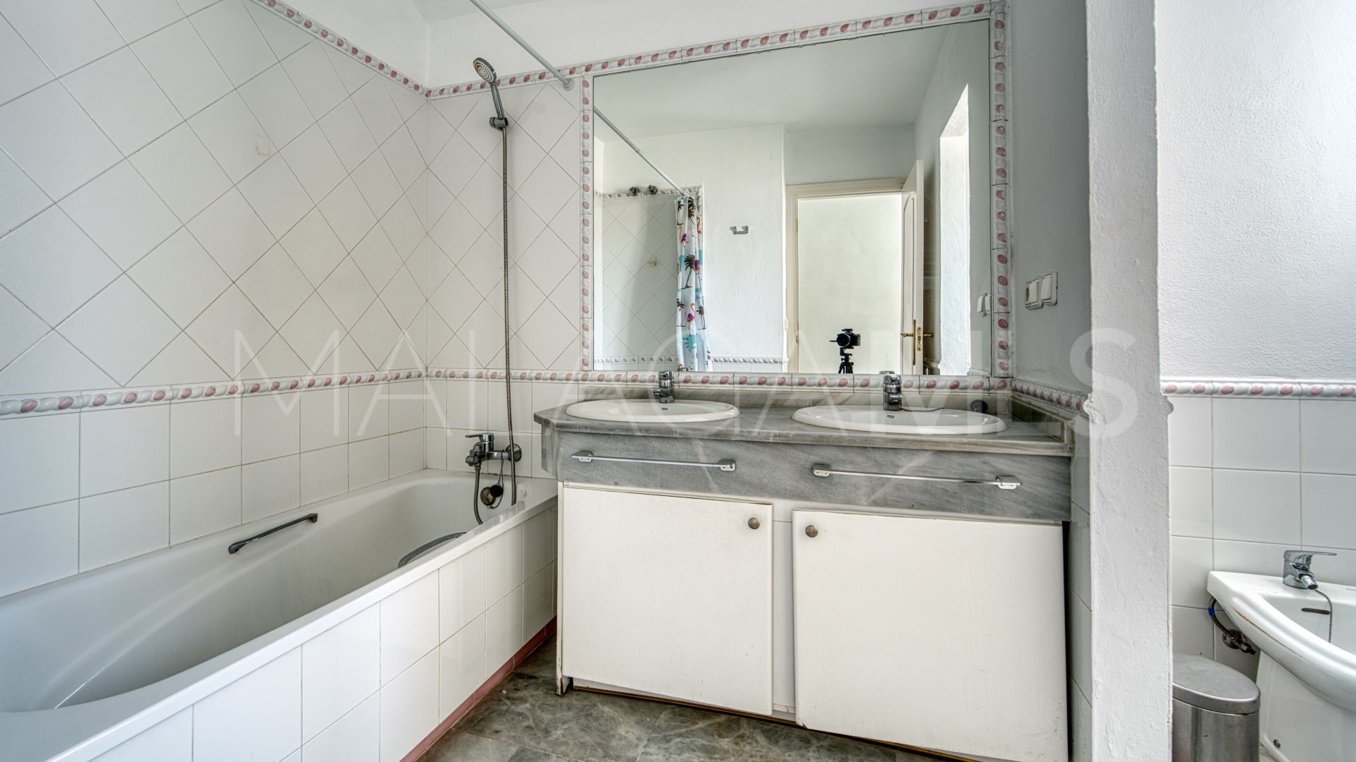 Guadalmina Baja, atico duplex de 5 bedrooms for sale