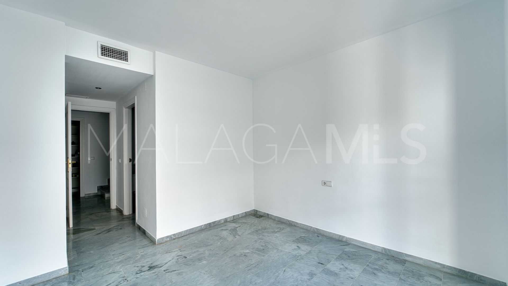 Guadalmina Baja, atico duplex de 5 bedrooms for sale