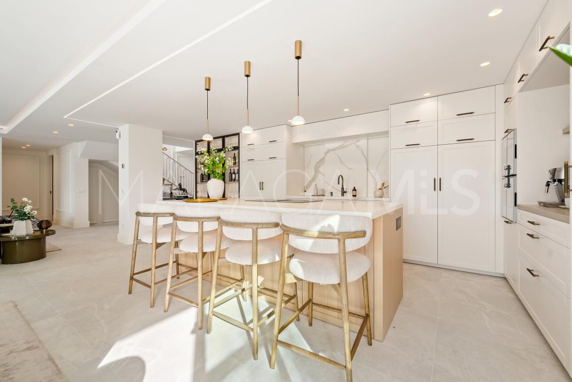 Benahavis, villa with 5 bedrooms for sale