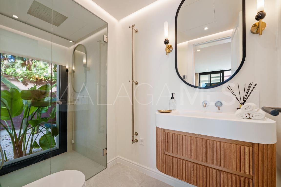 Benahavis, villa with 5 bedrooms for sale