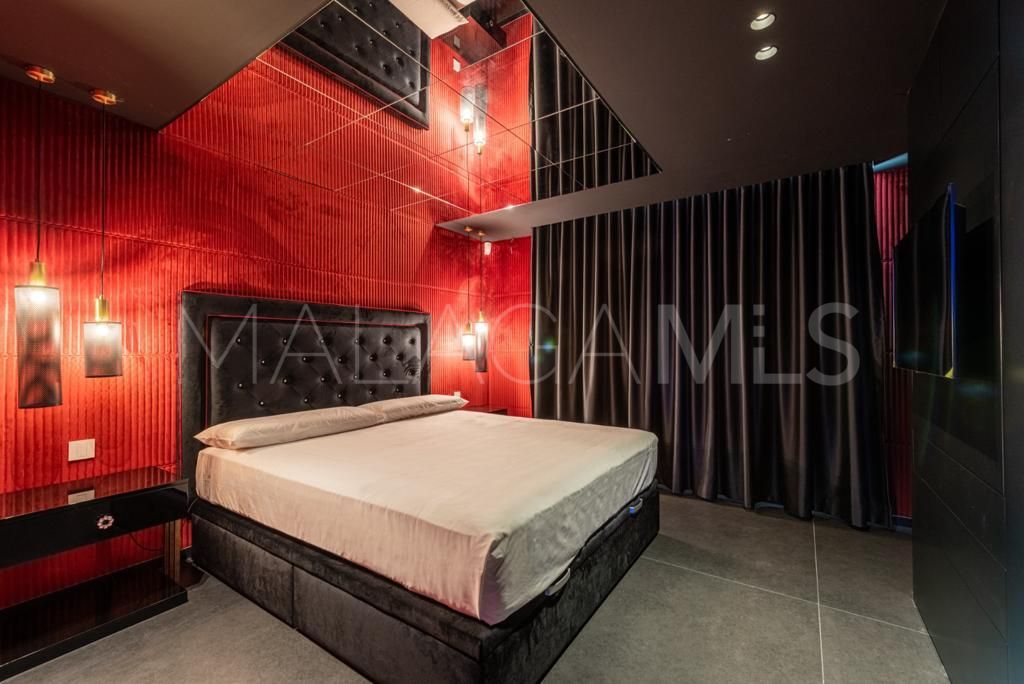 Buy Altos del Paraiso 6 bedrooms villa