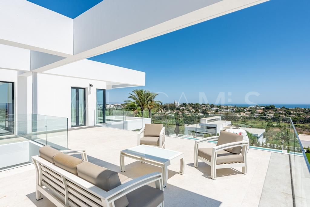 Buy Altos del Paraiso 6 bedrooms villa