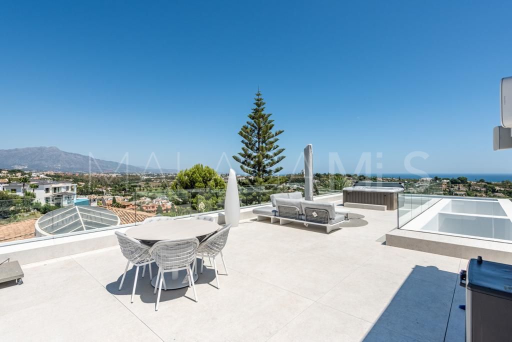 Buy Altos del Paraiso 6 bedrooms villa