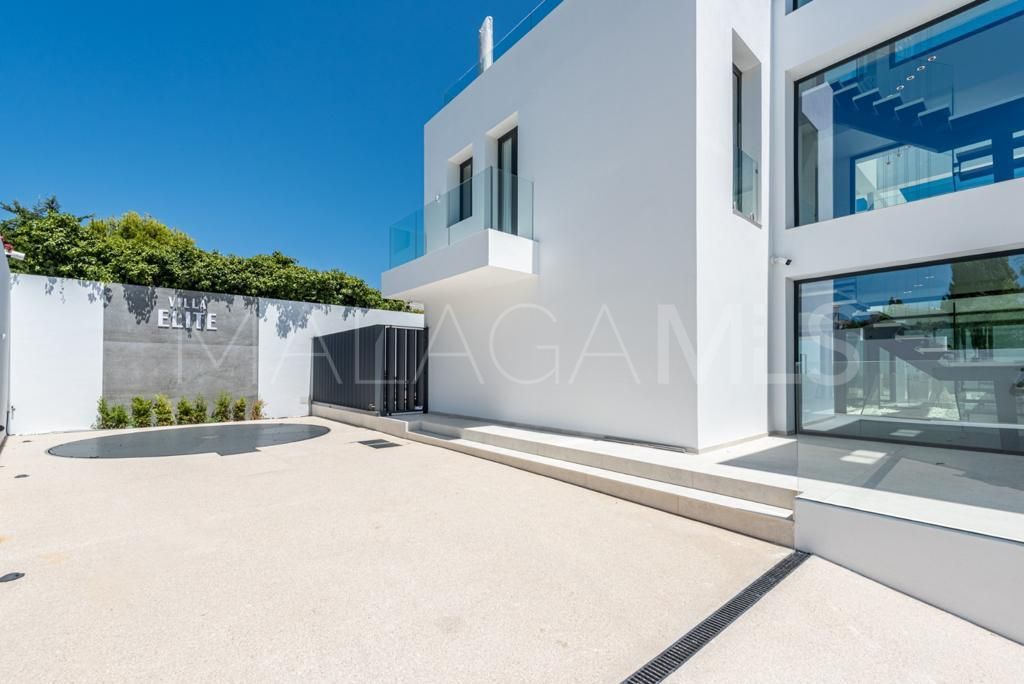 Buy Altos del Paraiso 6 bedrooms villa