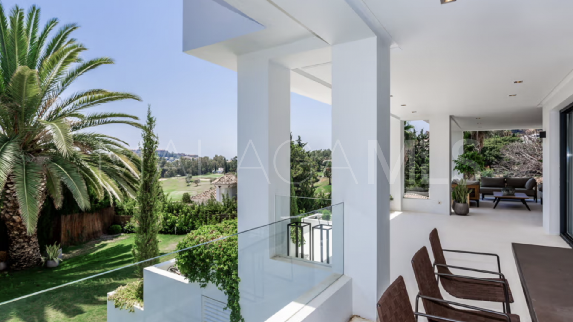 Villa for sale in Nueva Andalucia