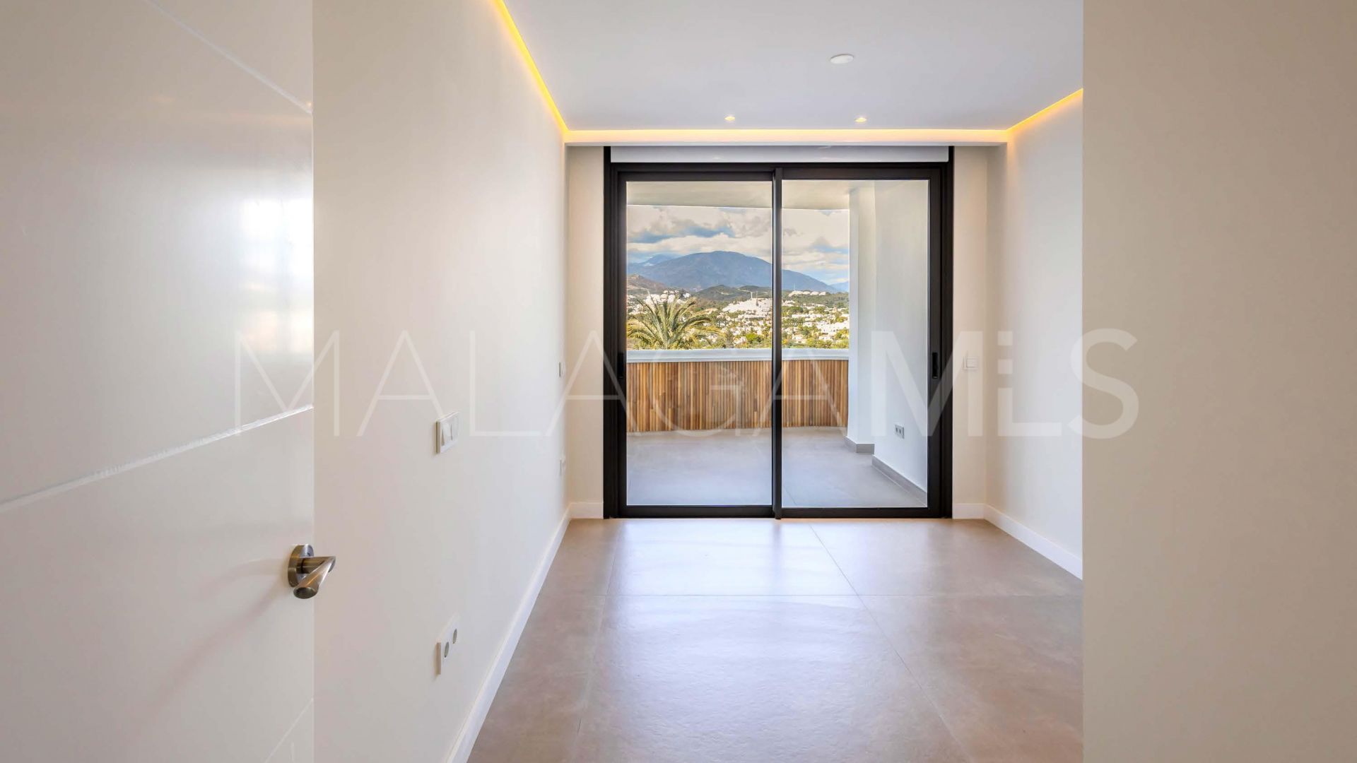 Takvåning for sale in Nueva Andalucia