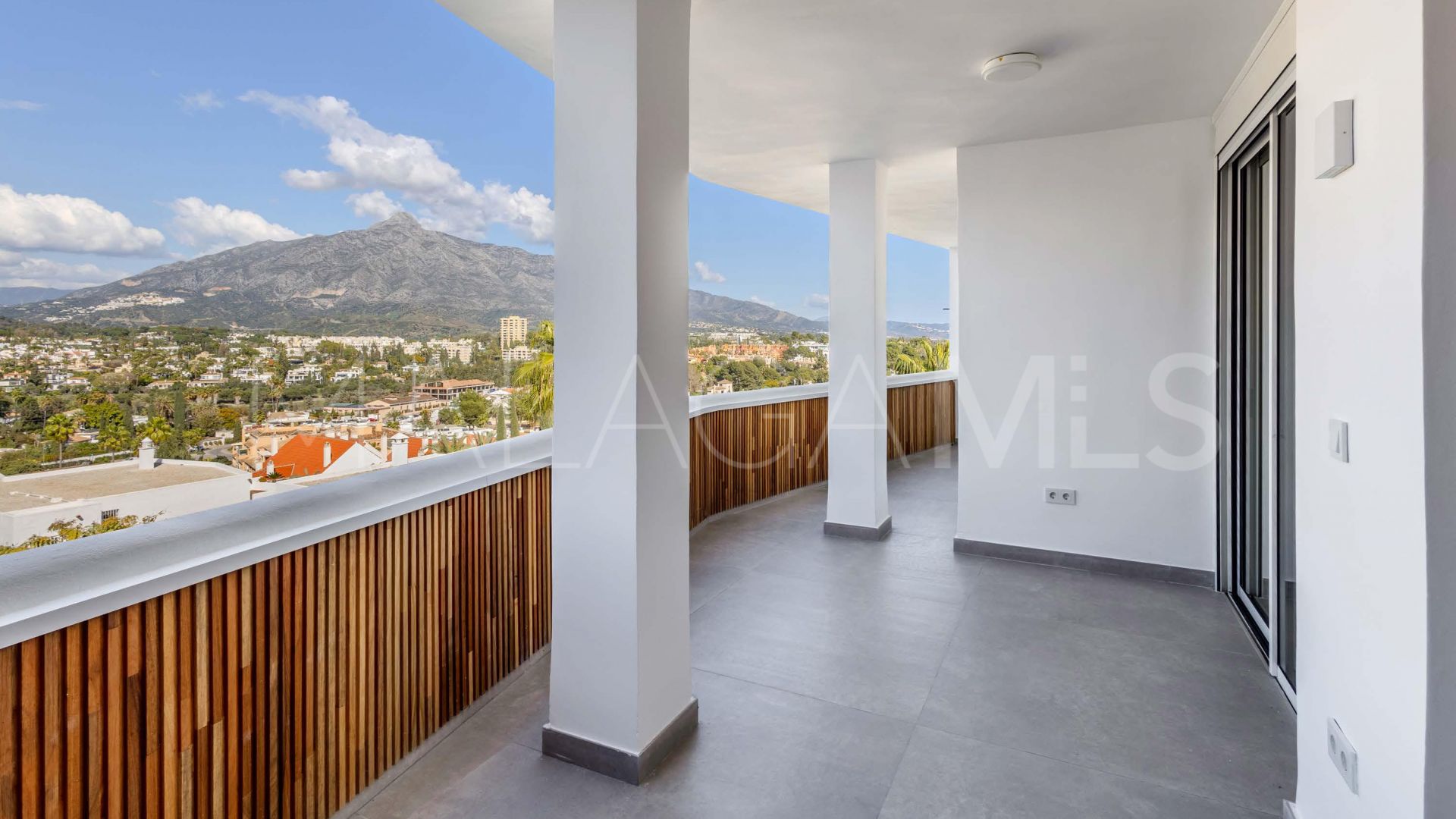 Takvåning for sale in Nueva Andalucia