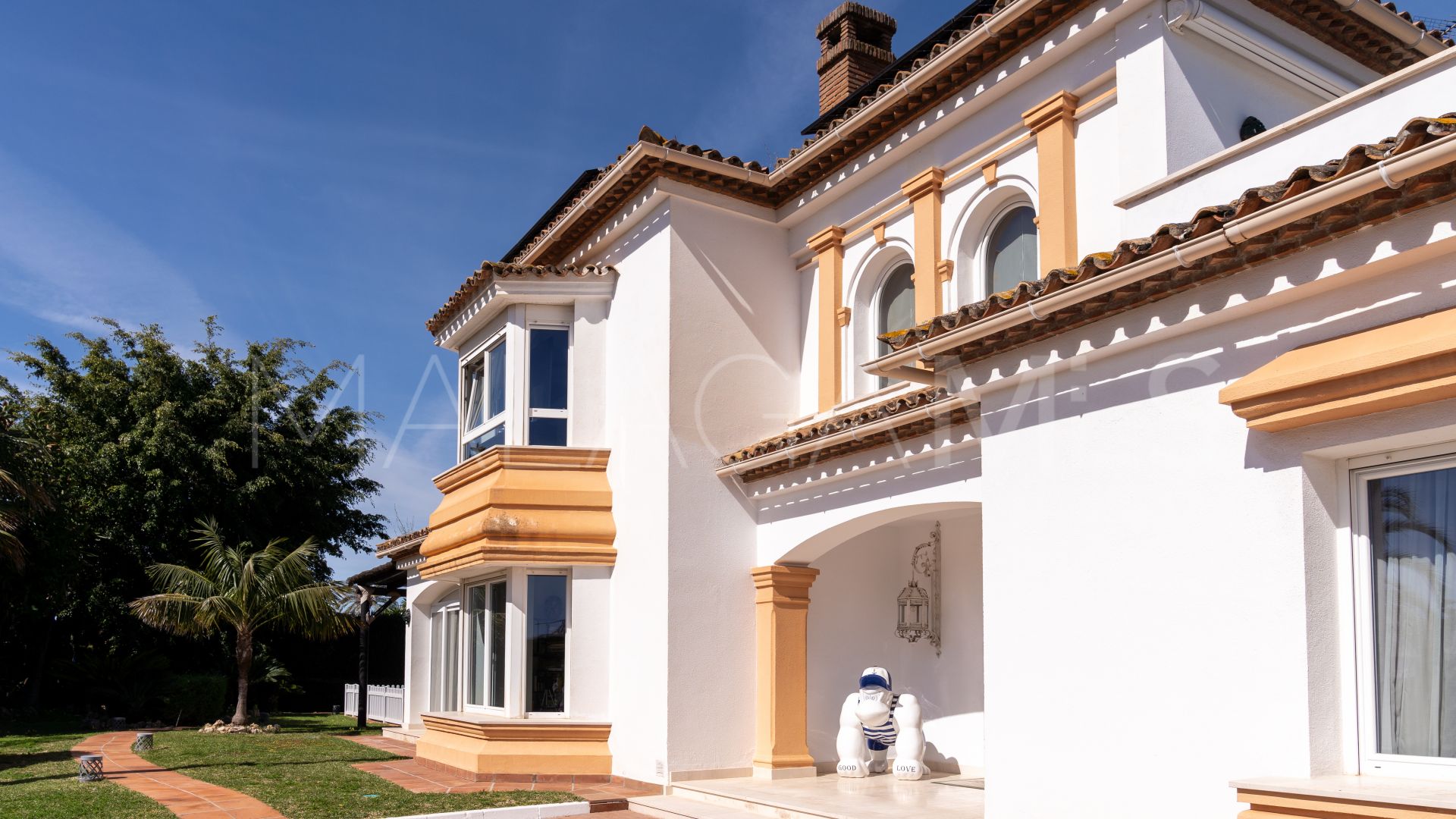 Villa for sale in Guadalmina Baja