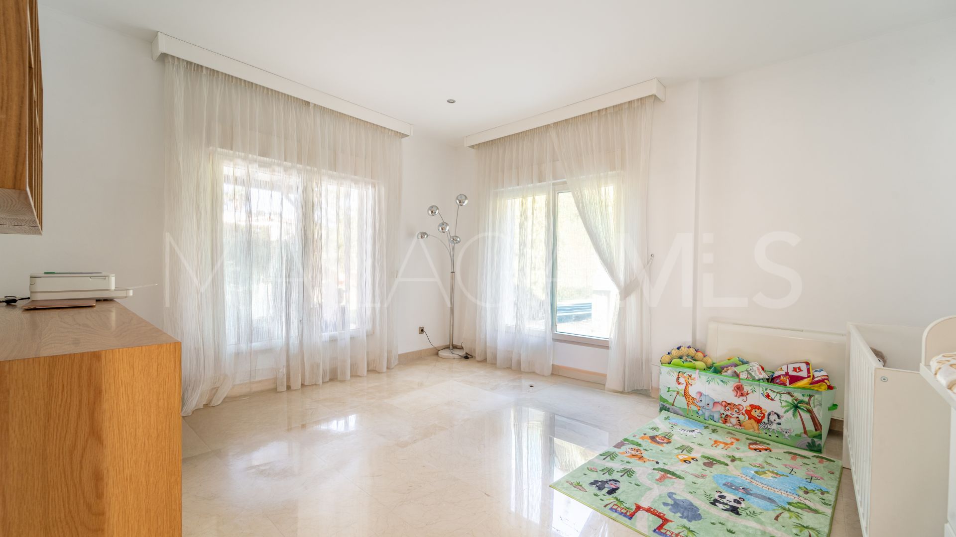 Villa for sale in Guadalmina Baja