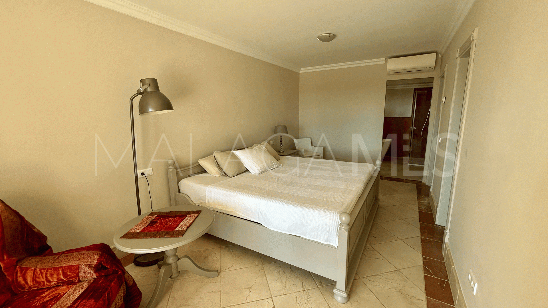 Villa for sale in Estepona