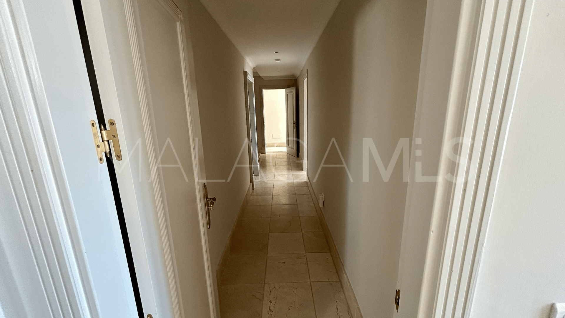 Villa for sale in Estepona