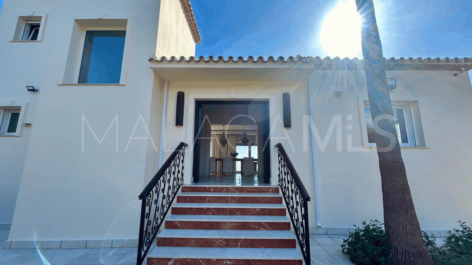 Villa for sale in Estepona