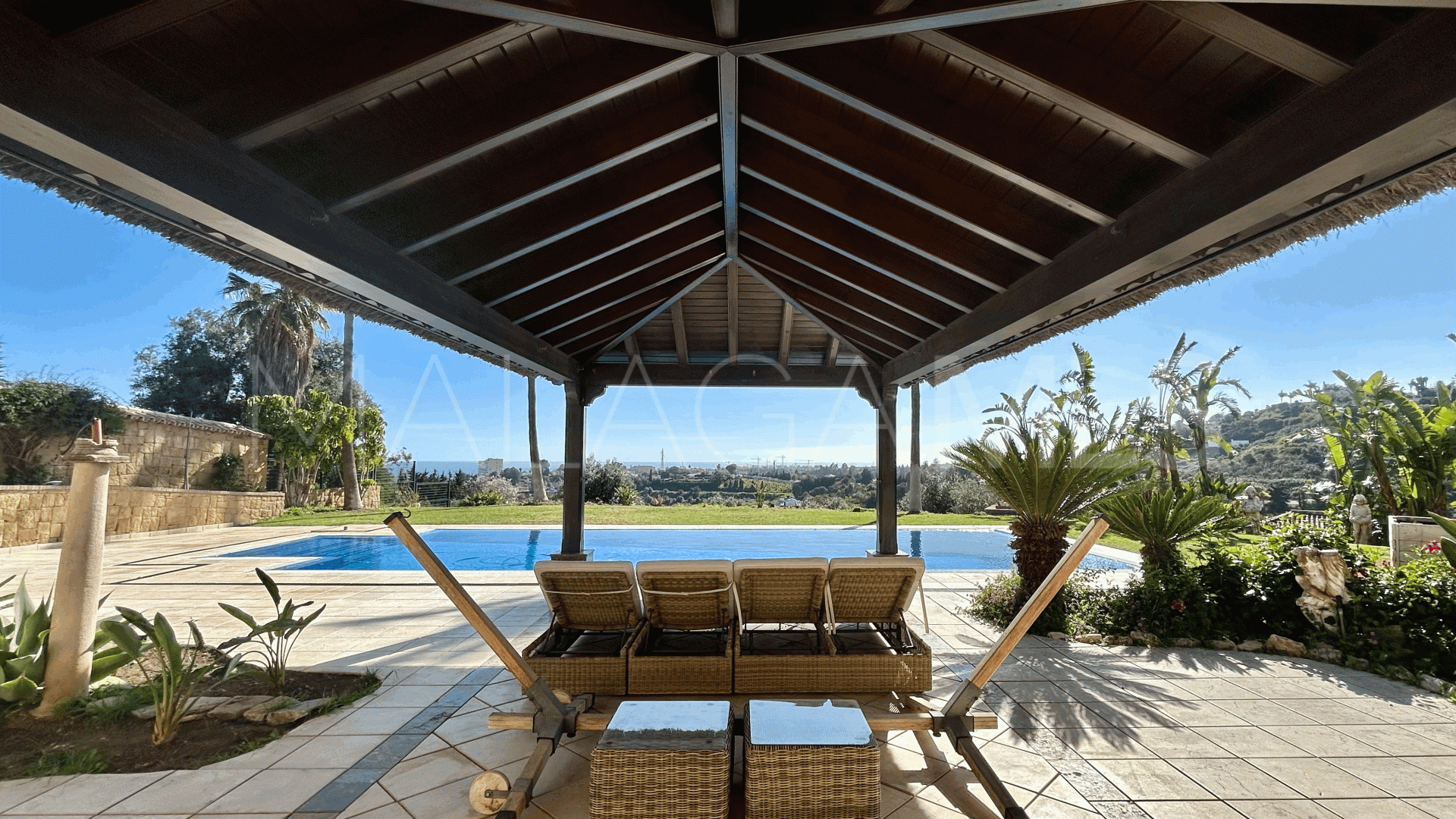 Villa for sale in Estepona