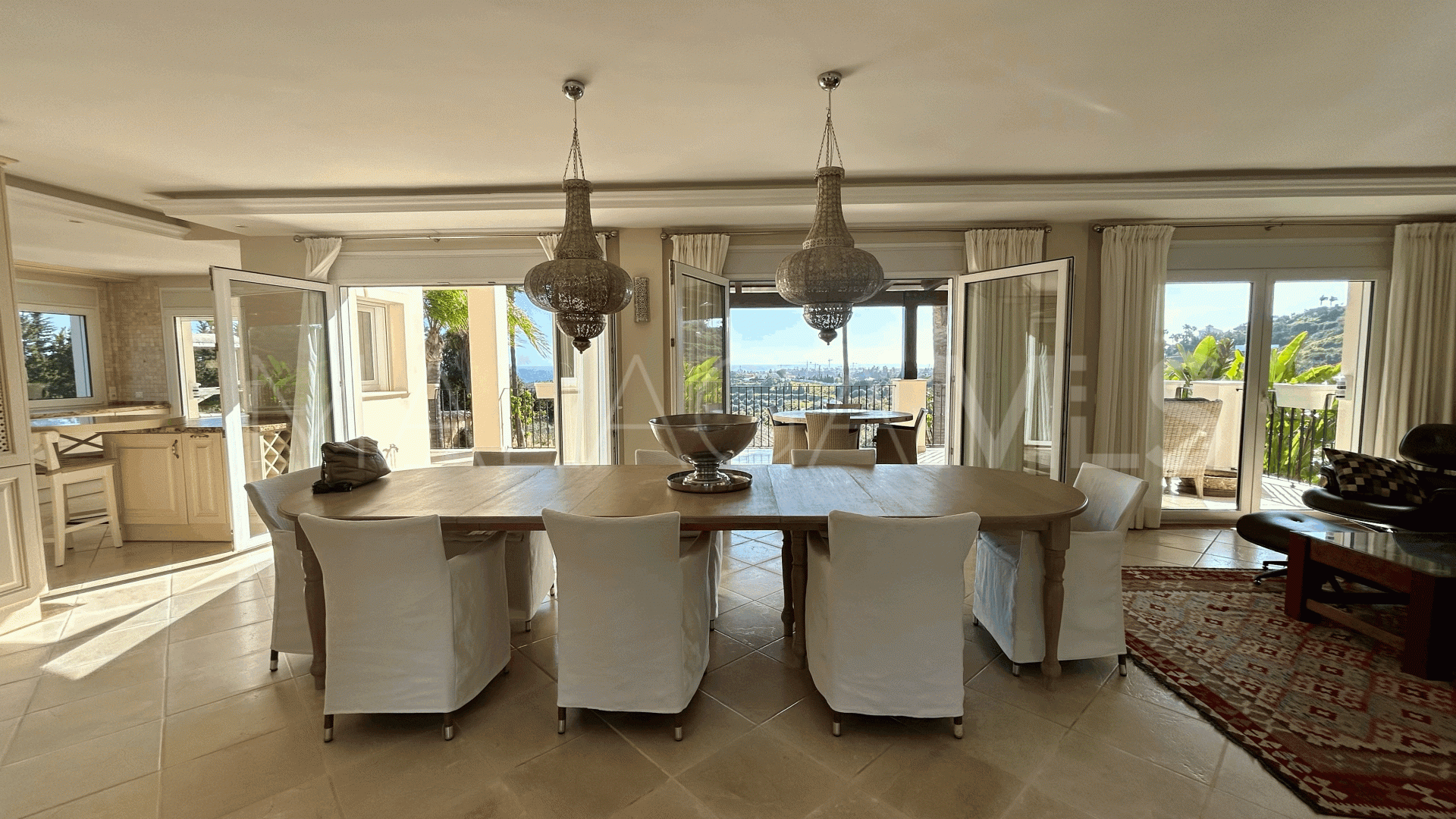 Villa for sale in Estepona