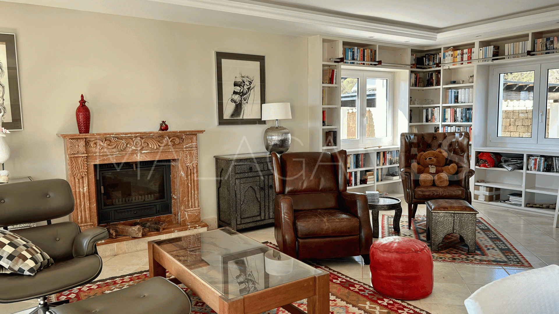 Villa for sale in Estepona