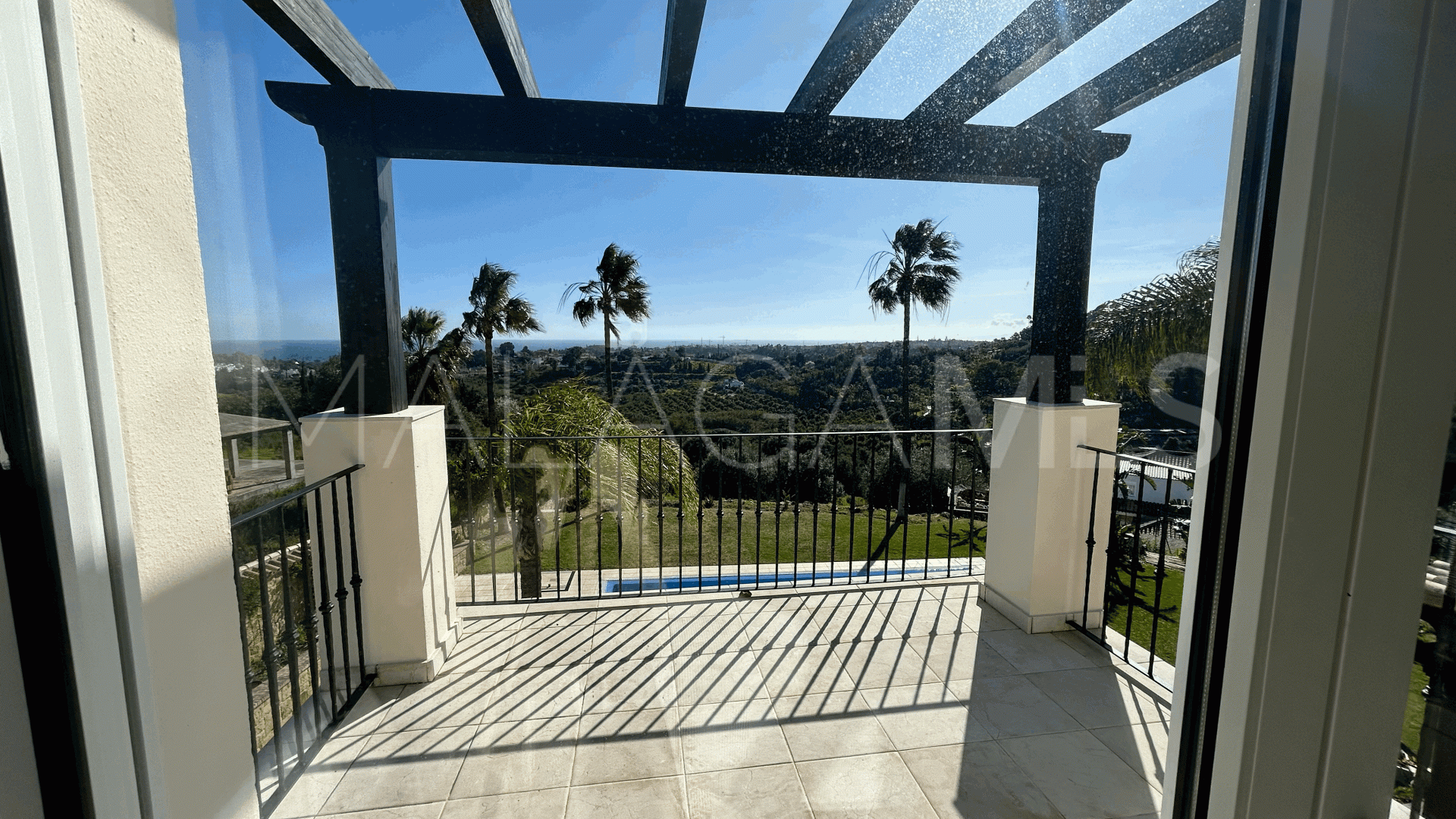 Villa for sale in Estepona
