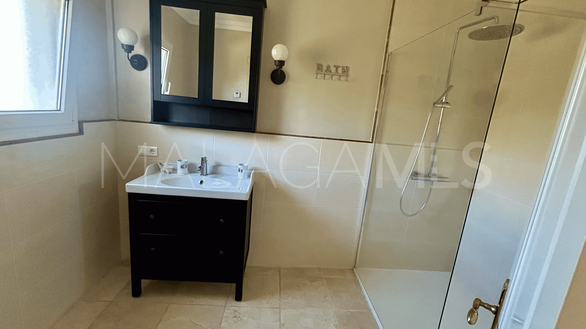 Villa for sale in Estepona