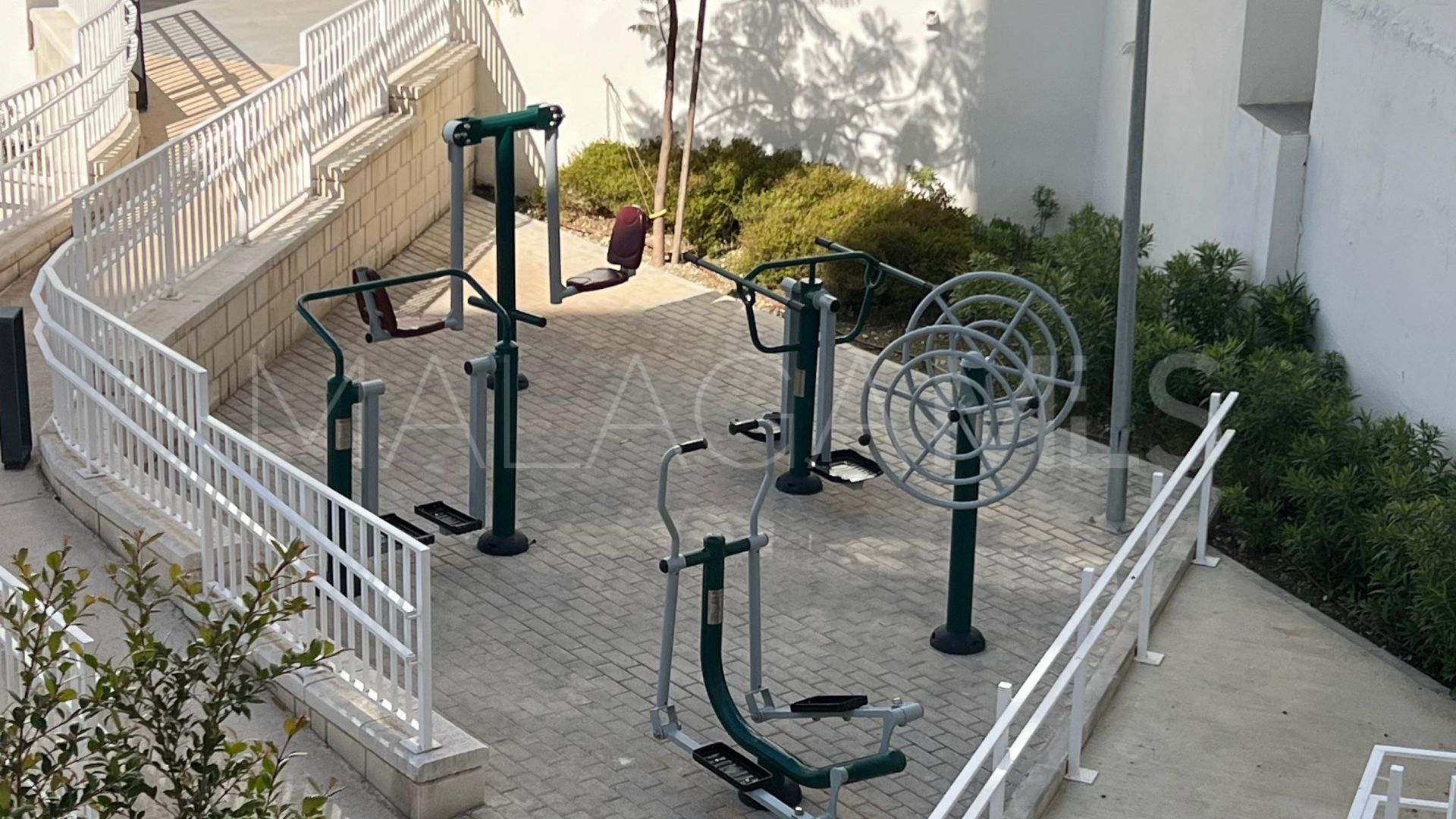 3 bedrooms apartment in Estepona for sale