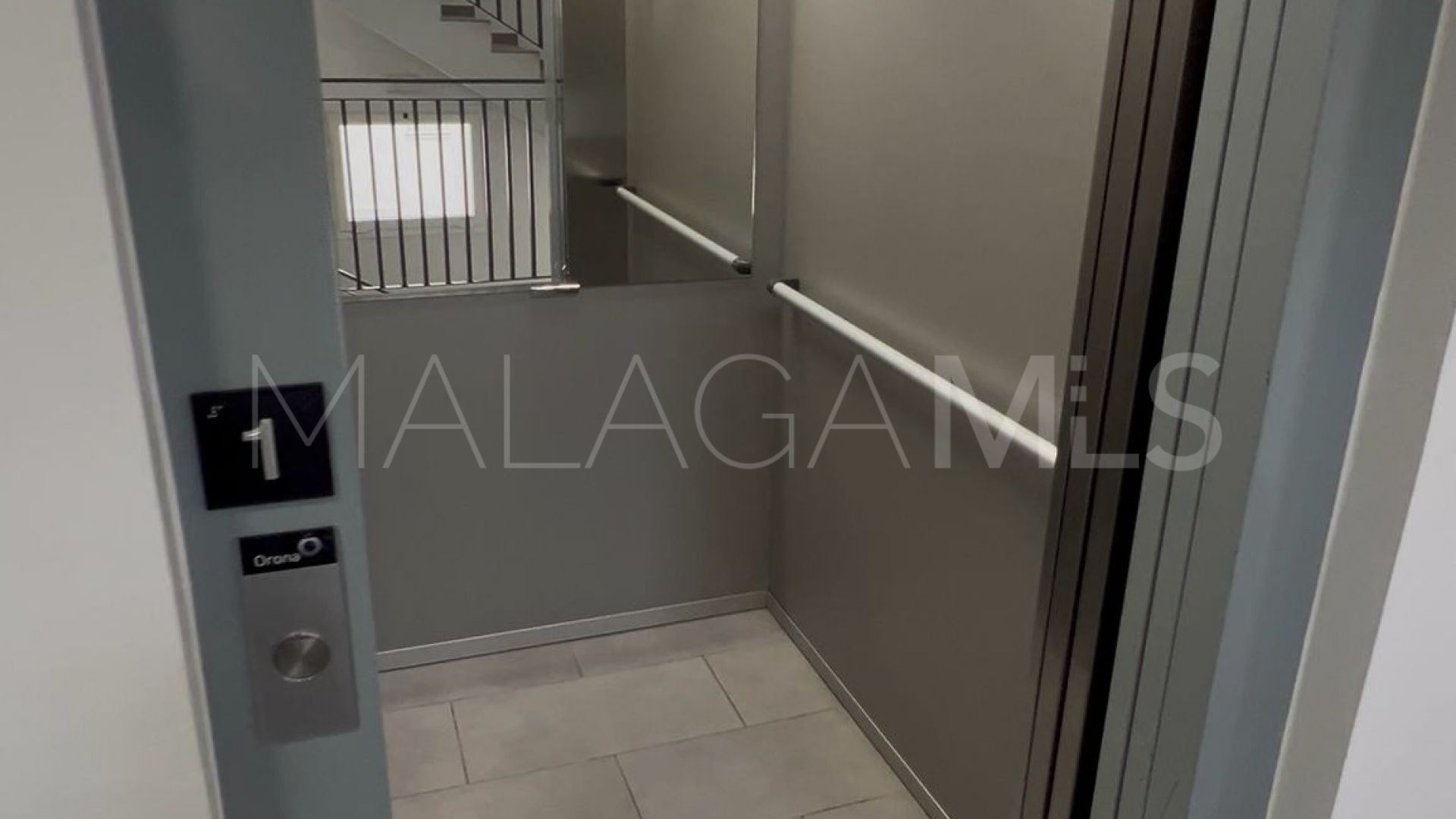 3 bedrooms apartment in Estepona for sale