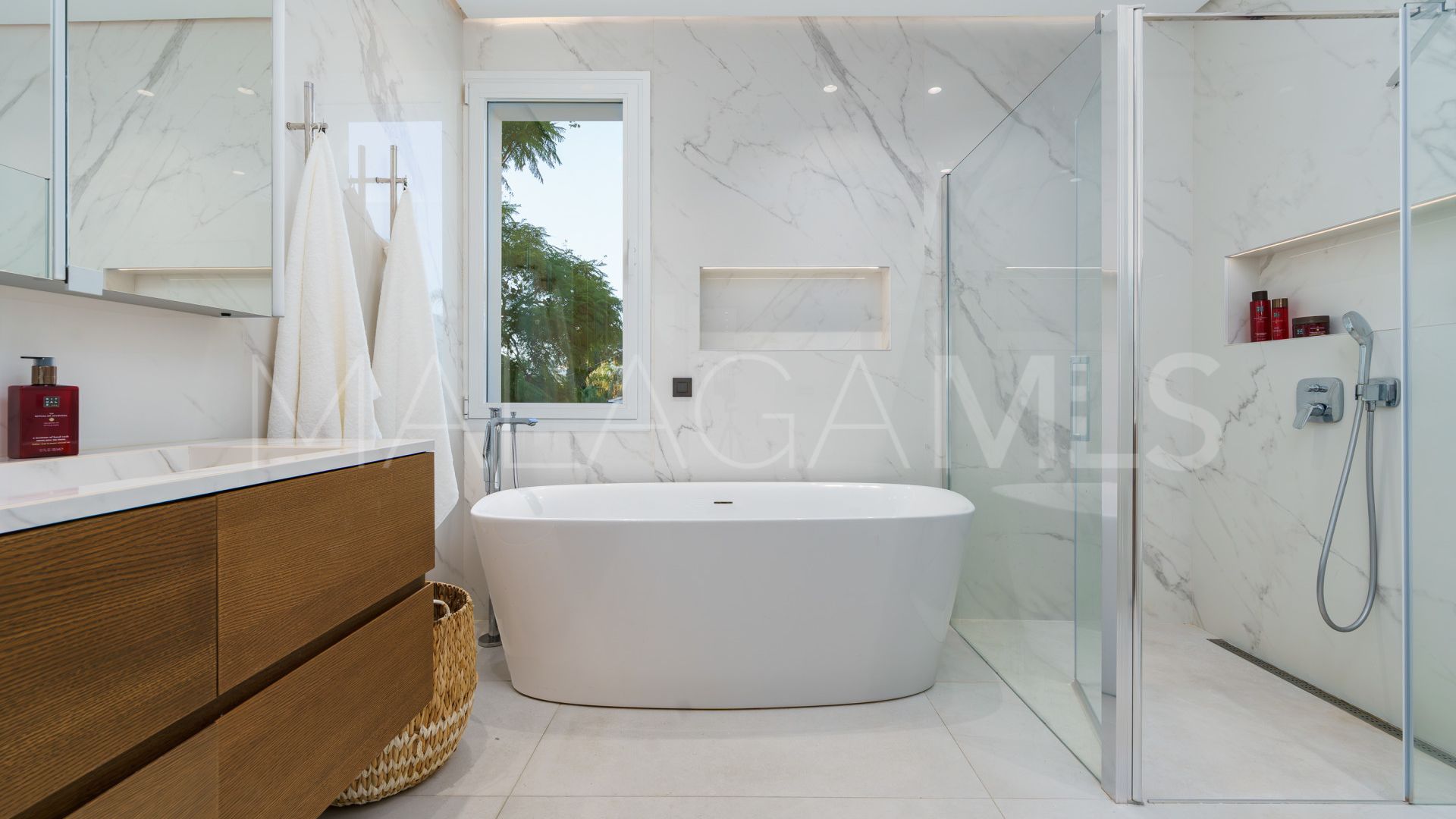 Nueva Andalucia, villa de 6 bedrooms for sale