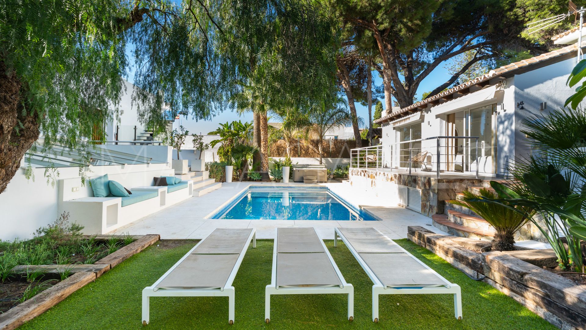 Nueva Andalucia, villa de 6 bedrooms for sale