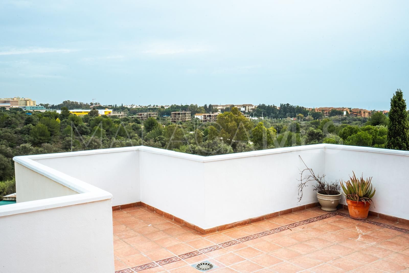 Takvåning for sale in El Real Panorama