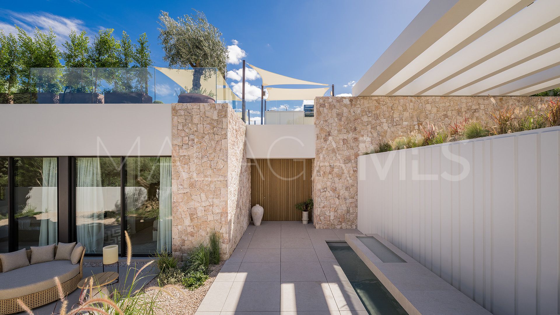 Villa for sale in Los Naranjos Country Club