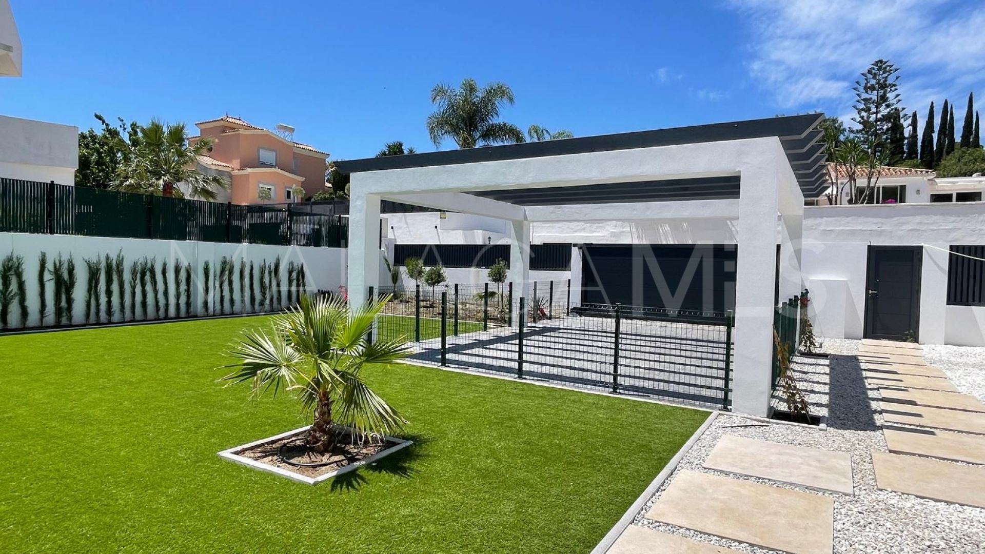 Villa for sale in Monte Biarritz