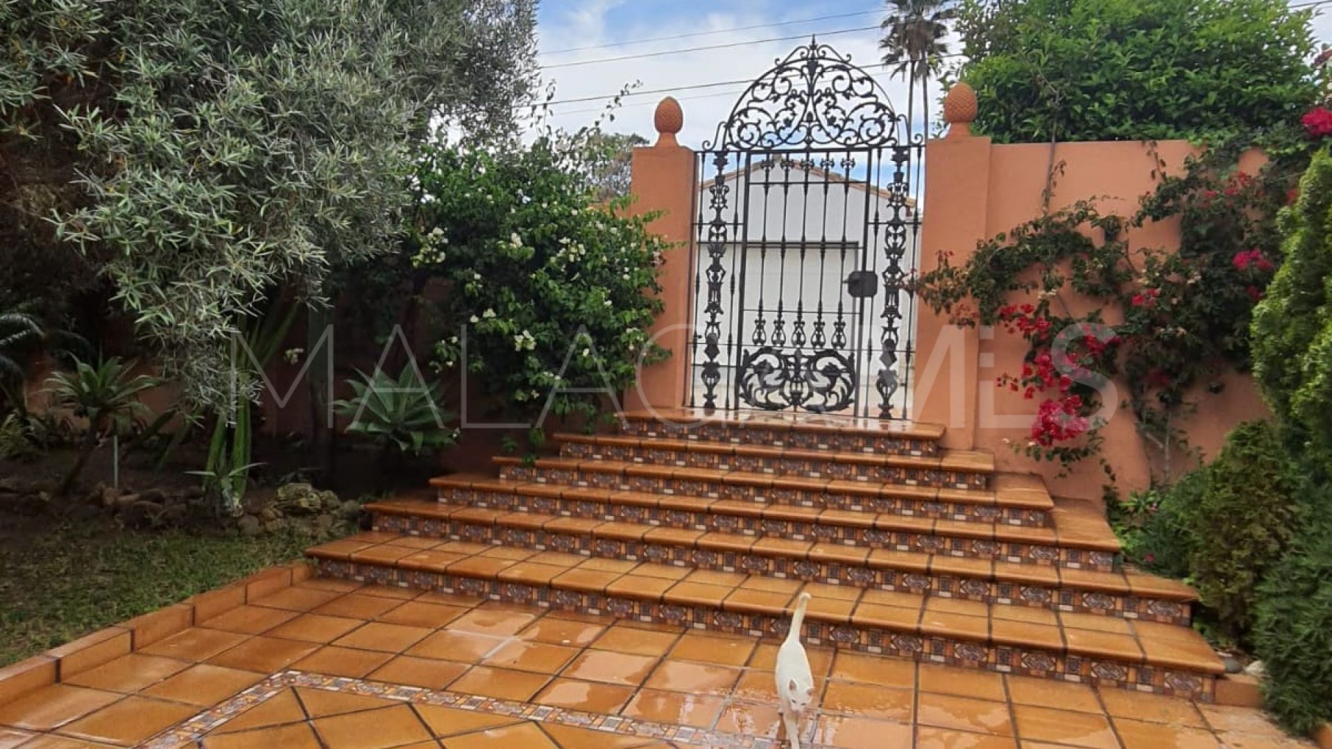 Villa for sale in Guadalobon with 4 bedrooms