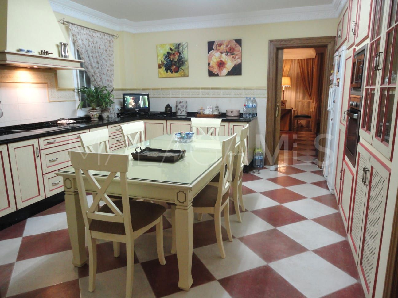 Villa for sale in Guadalobon with 4 bedrooms