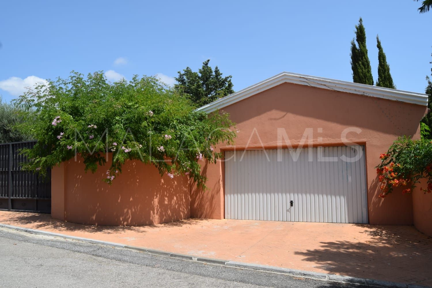 Villa for sale in Guadalobon with 4 bedrooms