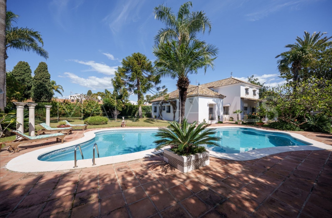 Villa in Cortijo Blanco for sale