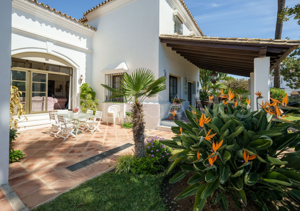 Villa in Cortijo Blanco for sale