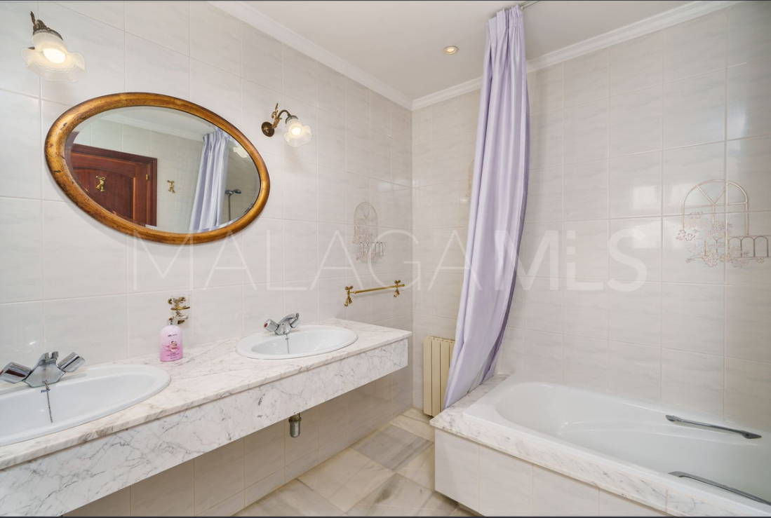 Villa in Cortijo Blanco for sale