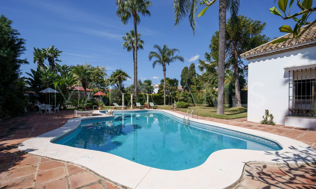 Villa in Cortijo Blanco for sale