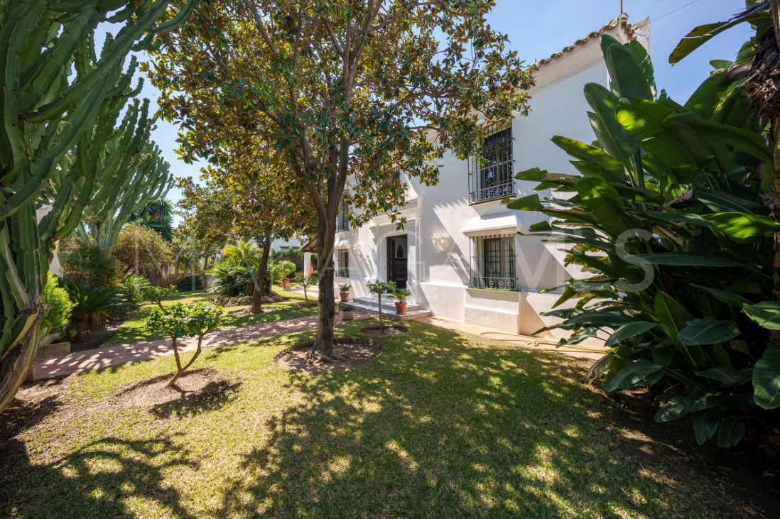 Villa in Cortijo Blanco for sale