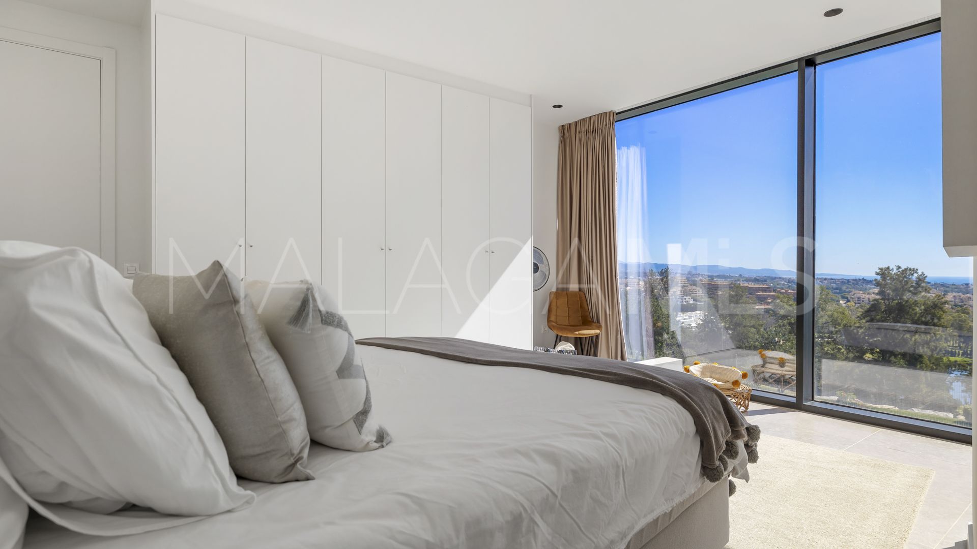 Villa with 5 bedrooms for sale in Benahavis