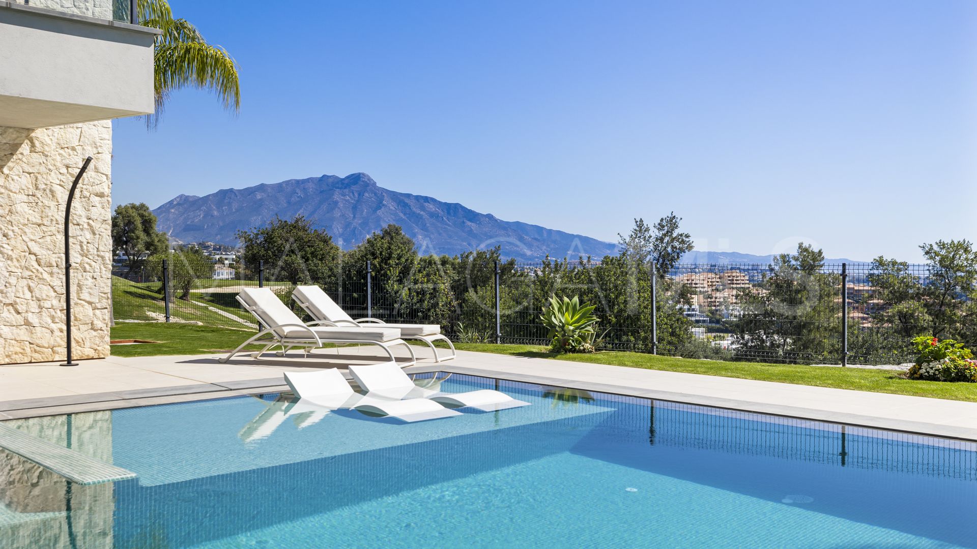 Villa with 5 bedrooms for sale in Benahavis