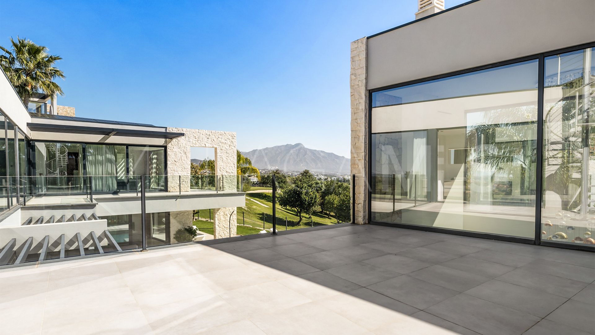 Villa with 5 bedrooms for sale in Benahavis