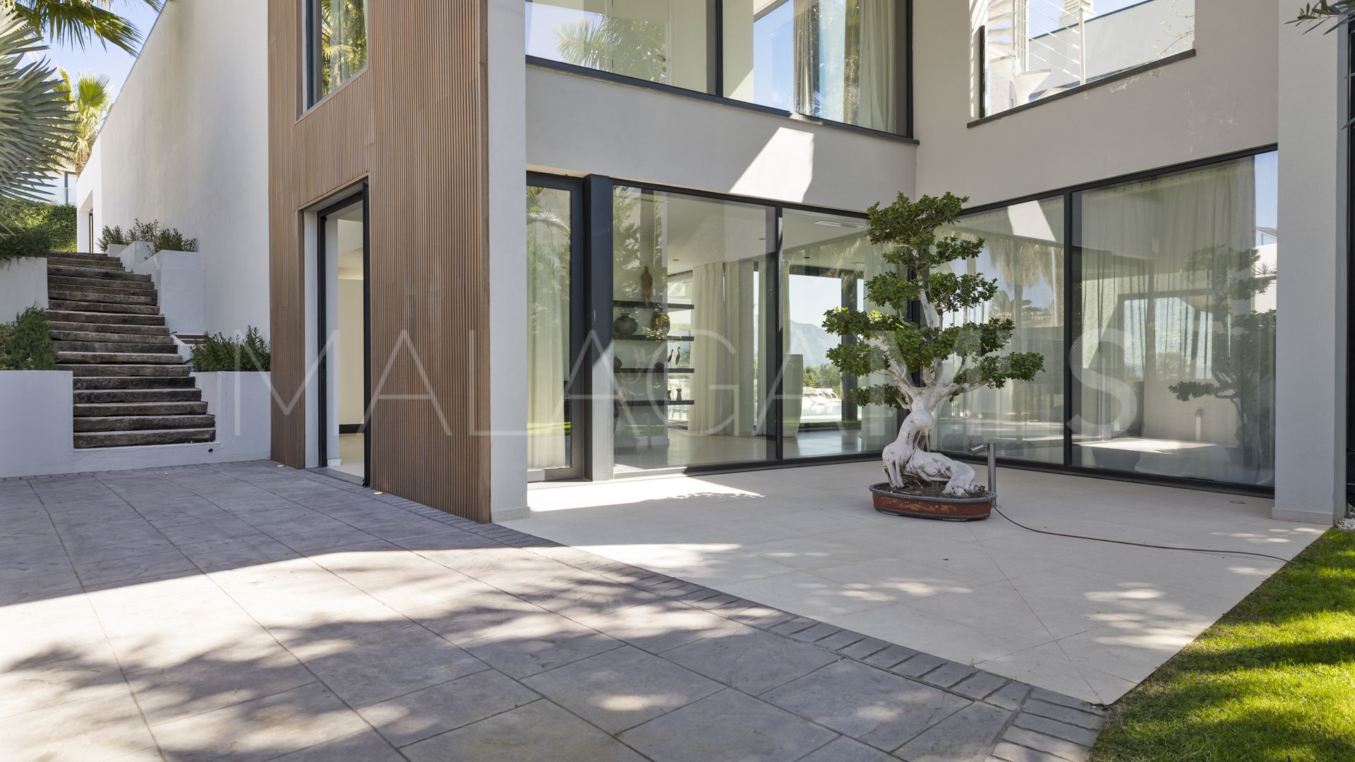 Villa with 5 bedrooms for sale in Benahavis