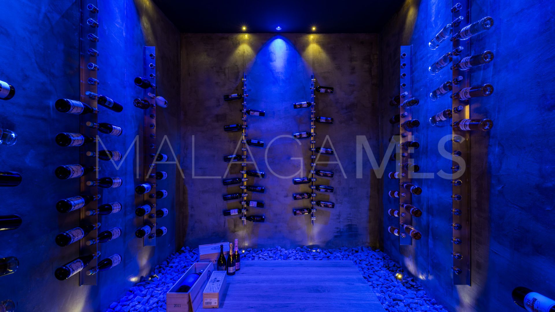 Villa for sale in Nagüeles with 6 bedrooms