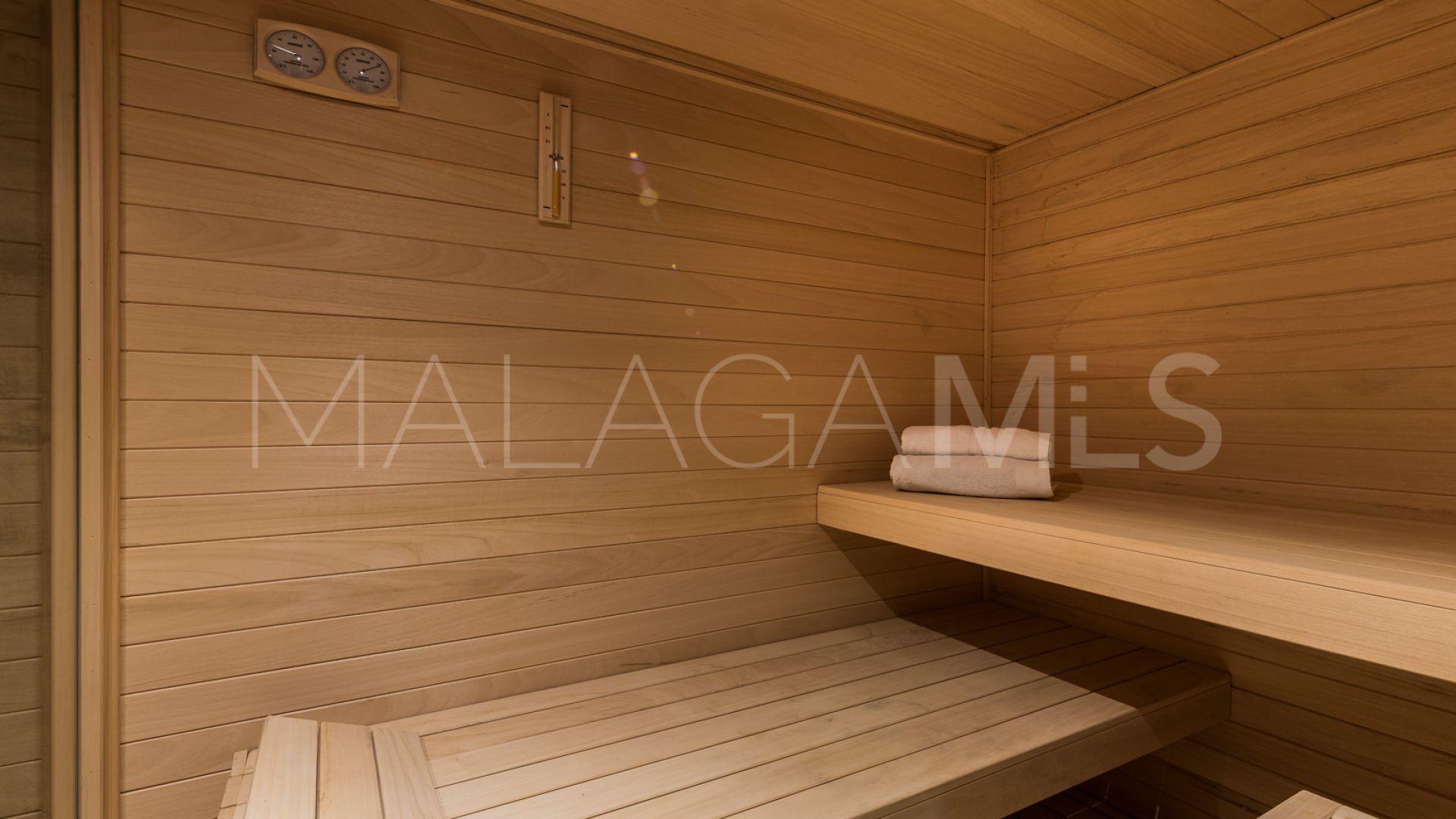 Villa for sale in Nagüeles with 6 bedrooms