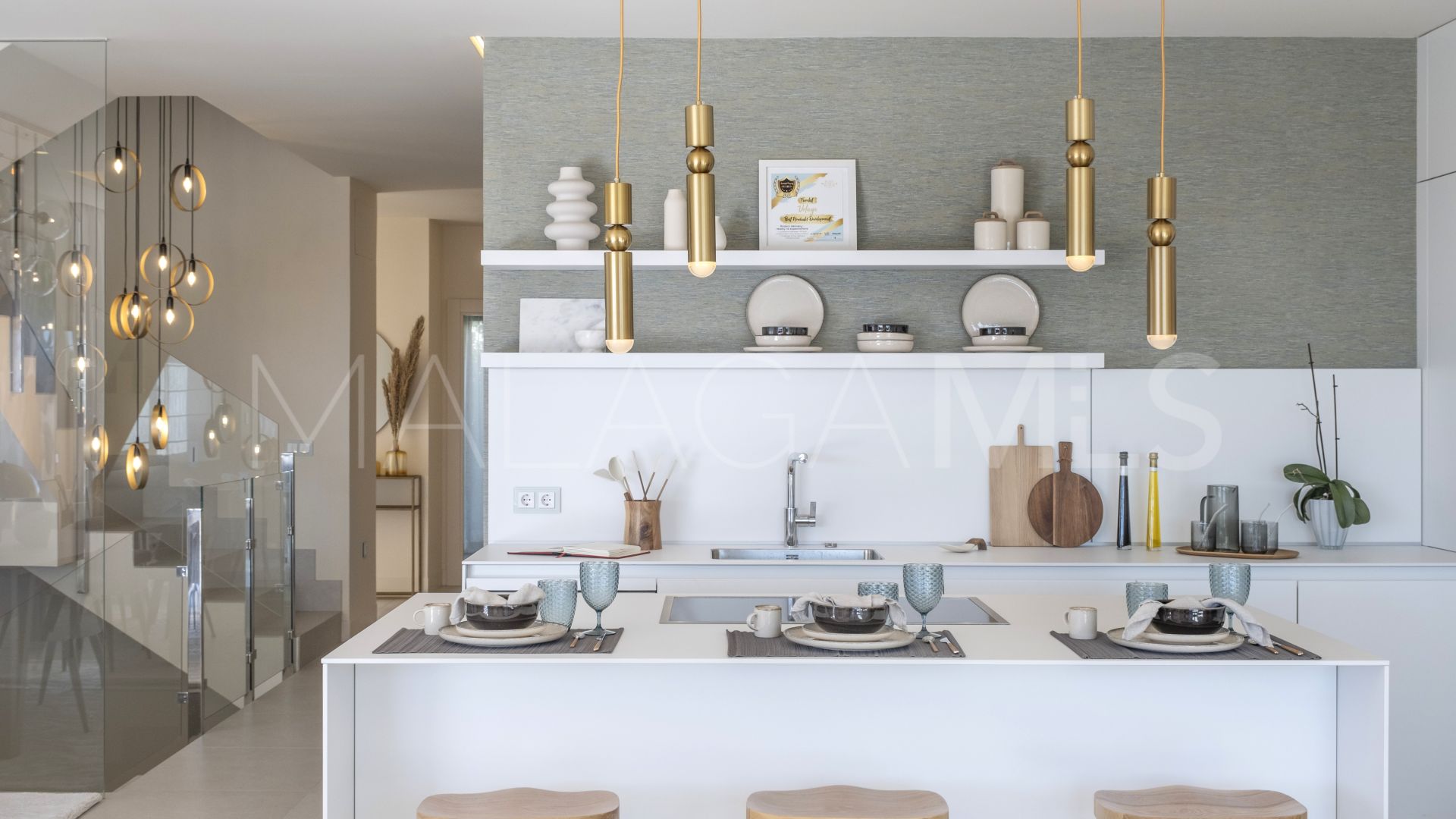 Villa for sale in New Golden Mile