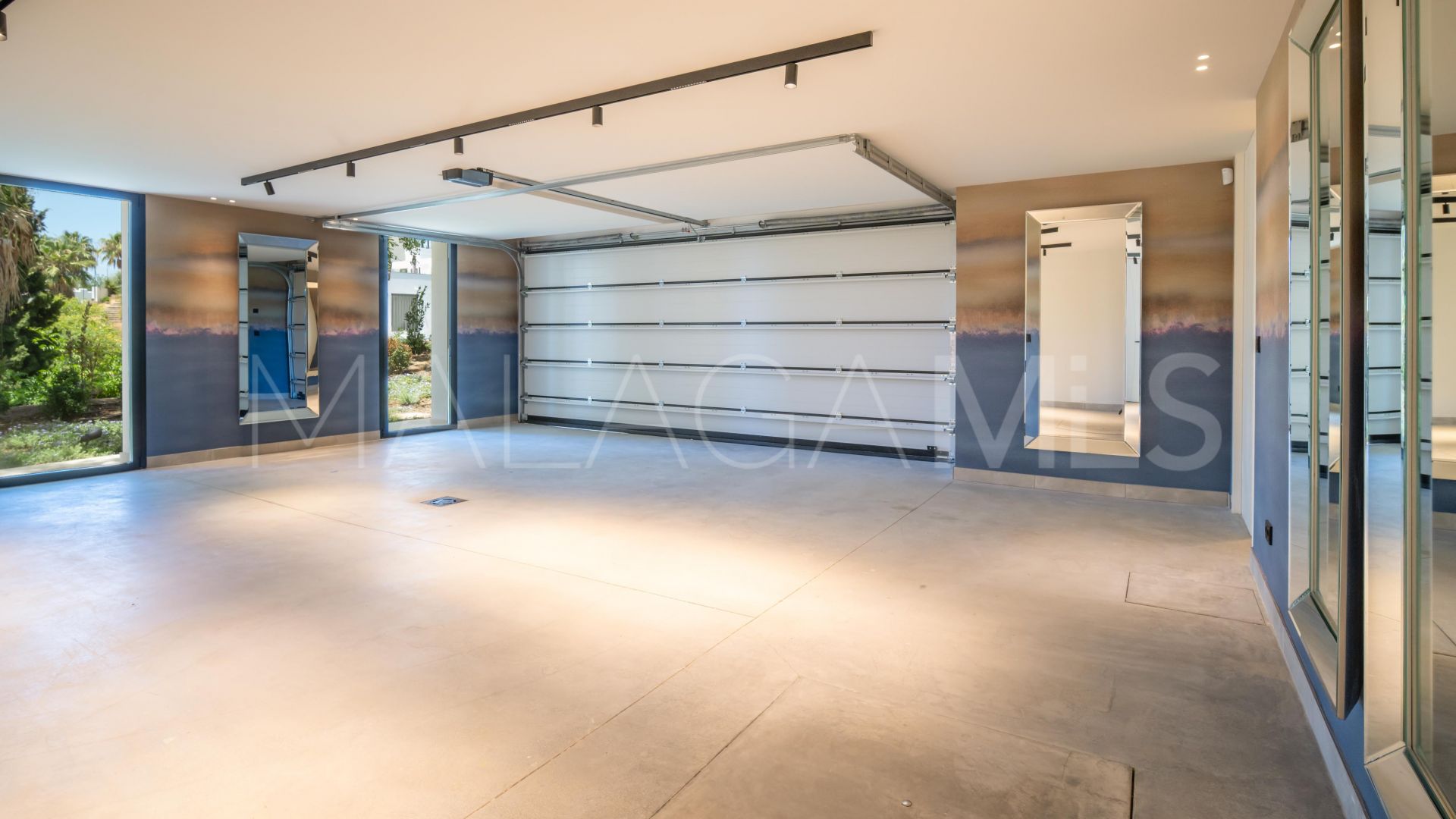 Villa for sale in Benahavis