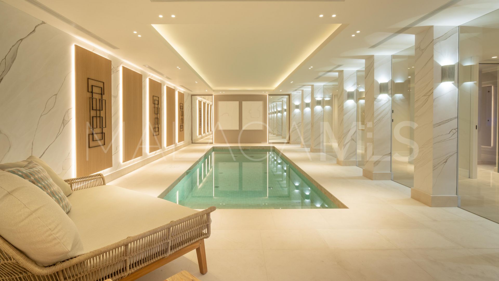 Villa for sale in Benahavis